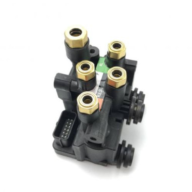 Блок клапанов пневмоподвески AirBagit задний для Jaguar I-Pace X590 (2018-н.в.)